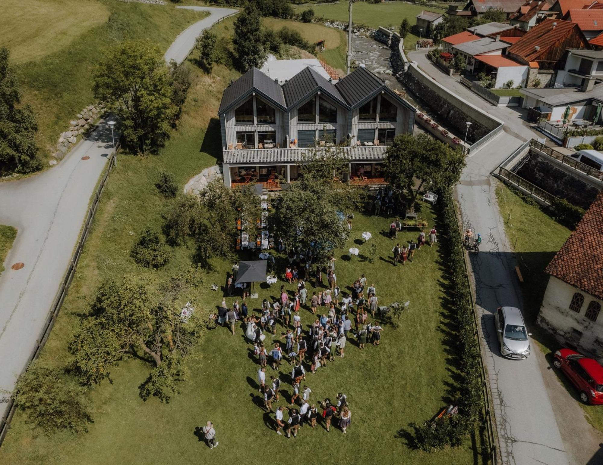 Aparthotel Zum Wohle Oberwoelz Stadt Esterno foto